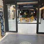 A Cuadras Del Obelisco Y Metros De Galerias Pacifico